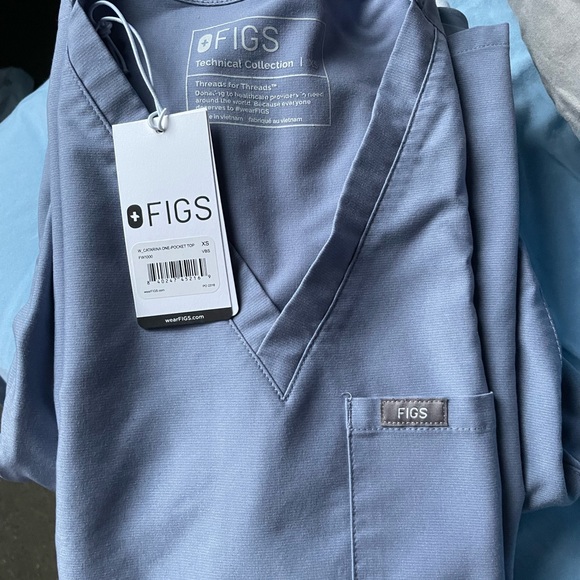 NWT Figs Vapor Blue Scrubs set - Picture 5 of 6